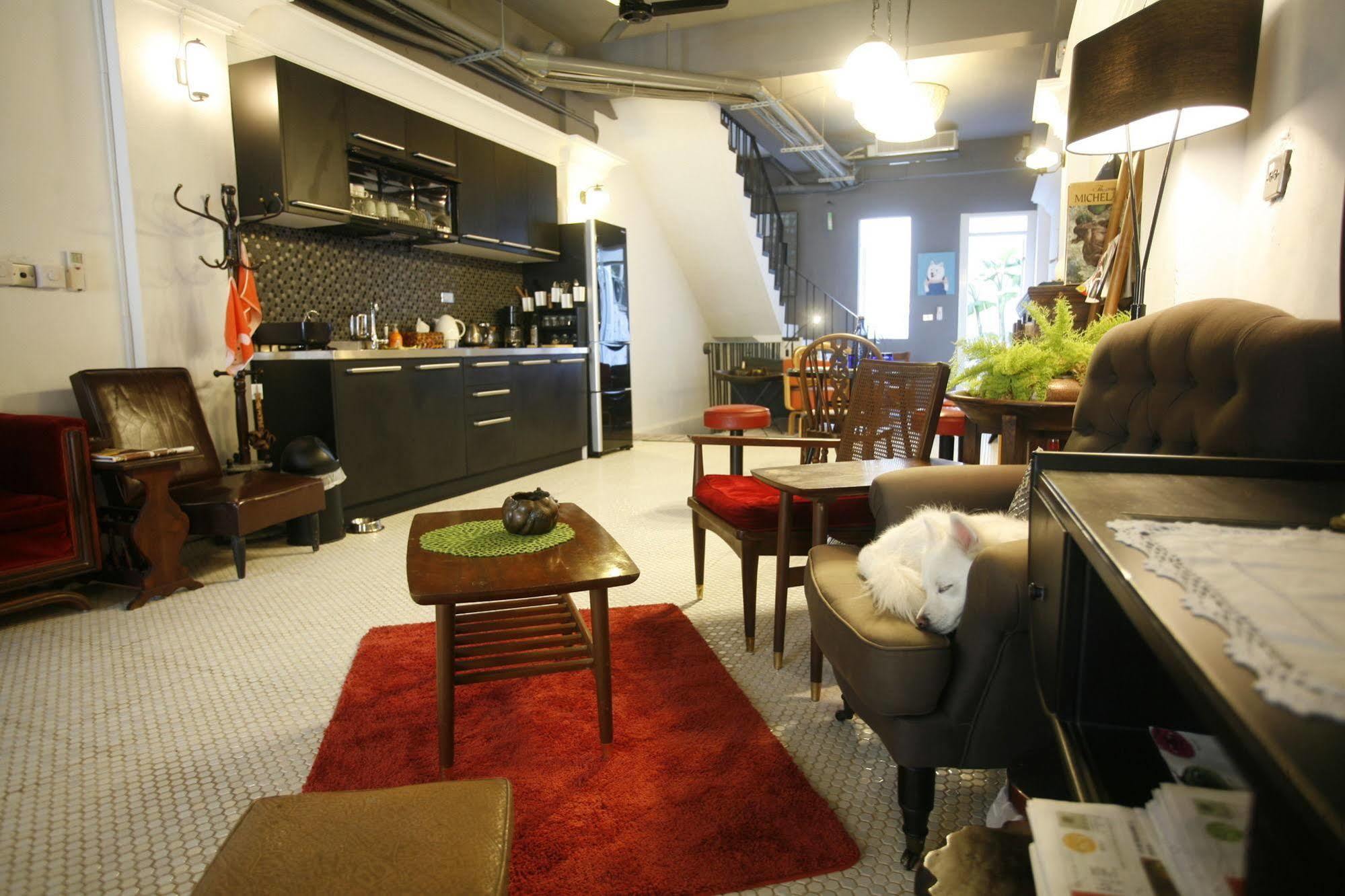 白狗公寓amo B&B市區金三角 東大門夜市 Hualien City Exterior foto