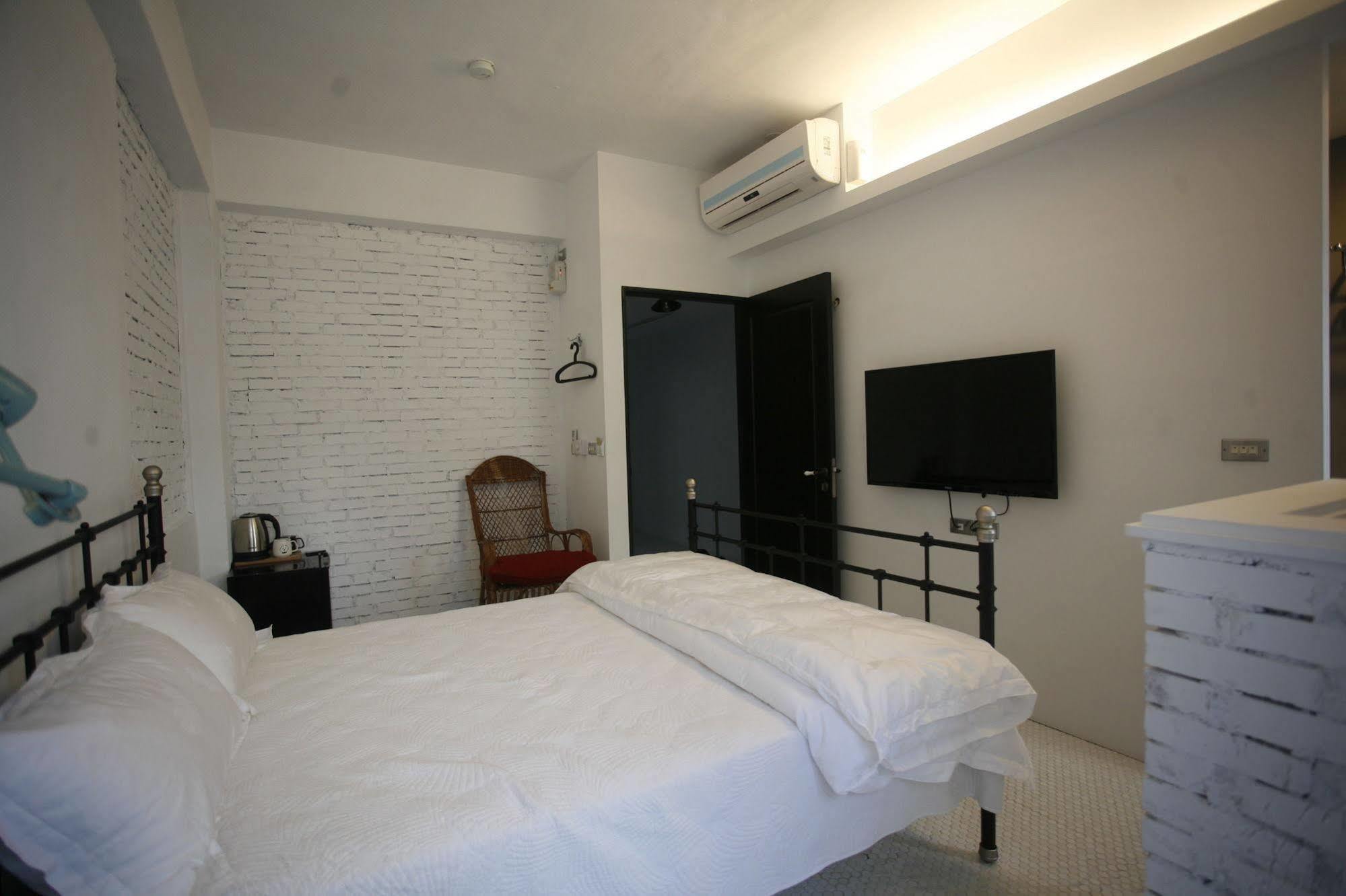白狗公寓amo B&B市區金三角 東大門夜市 Hualien City Exterior foto
